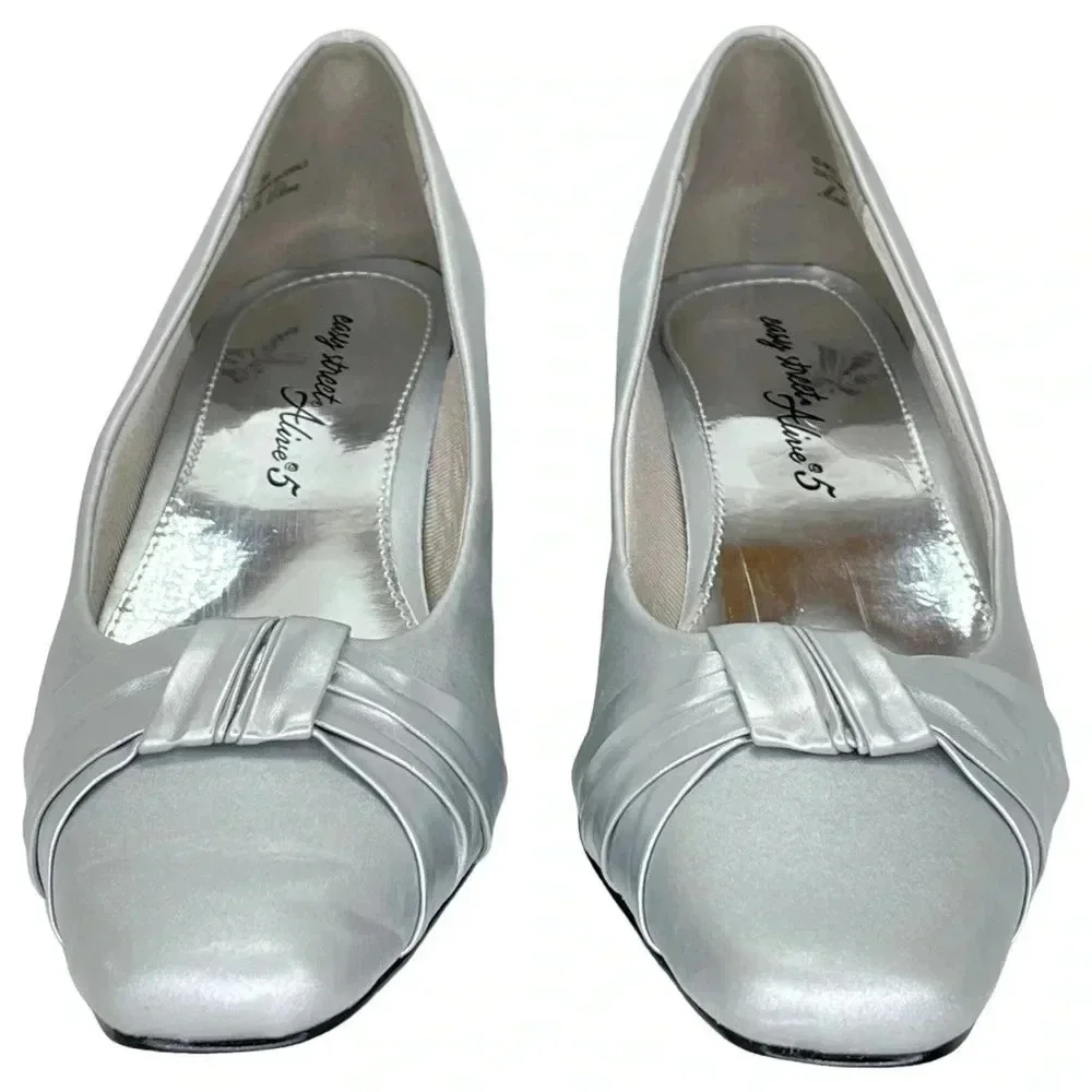 Easy Street Womens Heels 9M Waive Silver Satin
